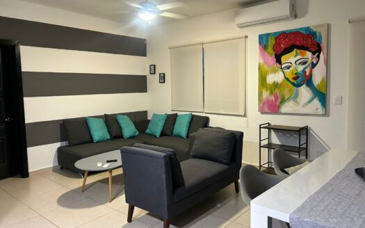 Departamento amueblado de tres recámaras en renta en Selvanova, Playa del Carmen